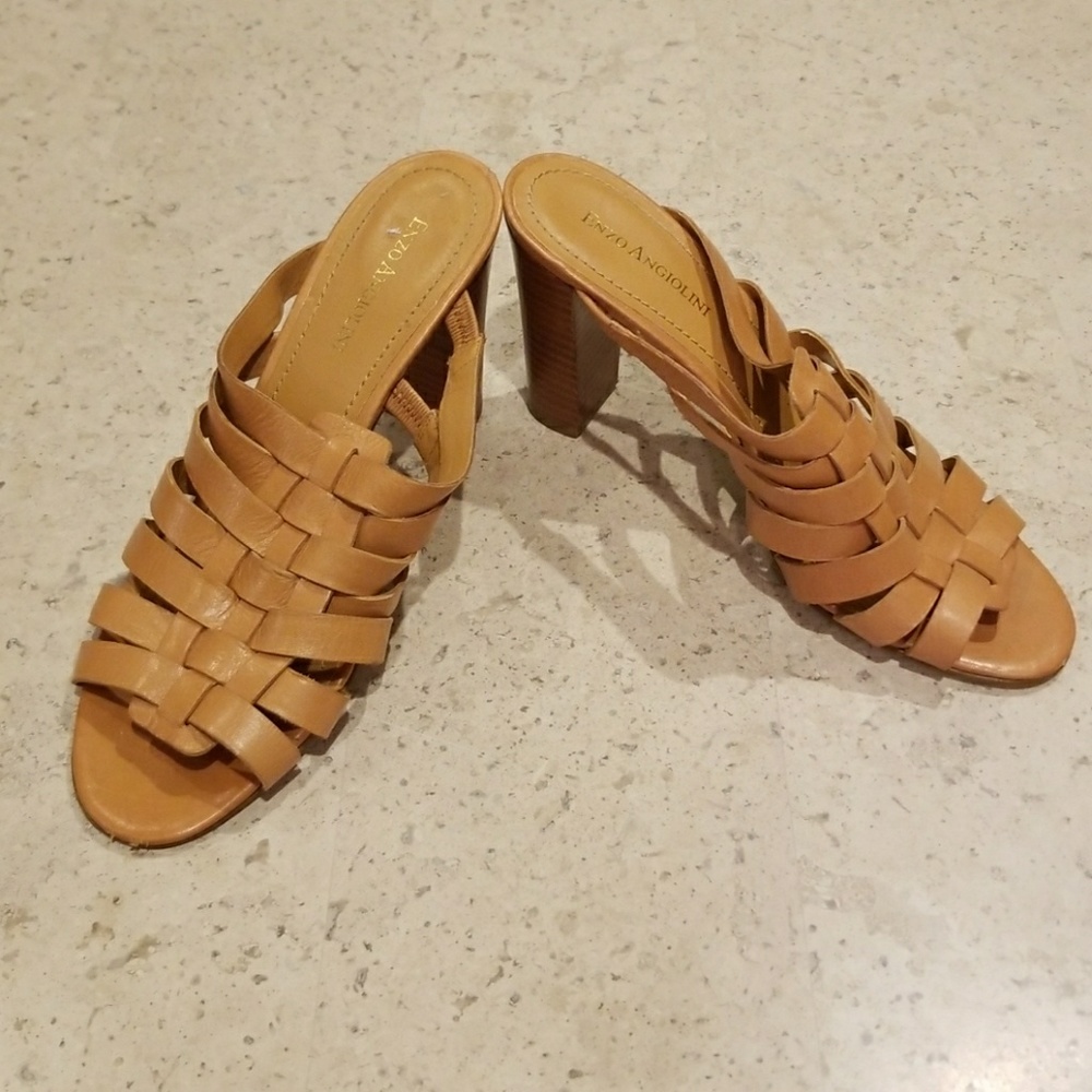 Womens Enzo angiolini heels, Tan size 7.5